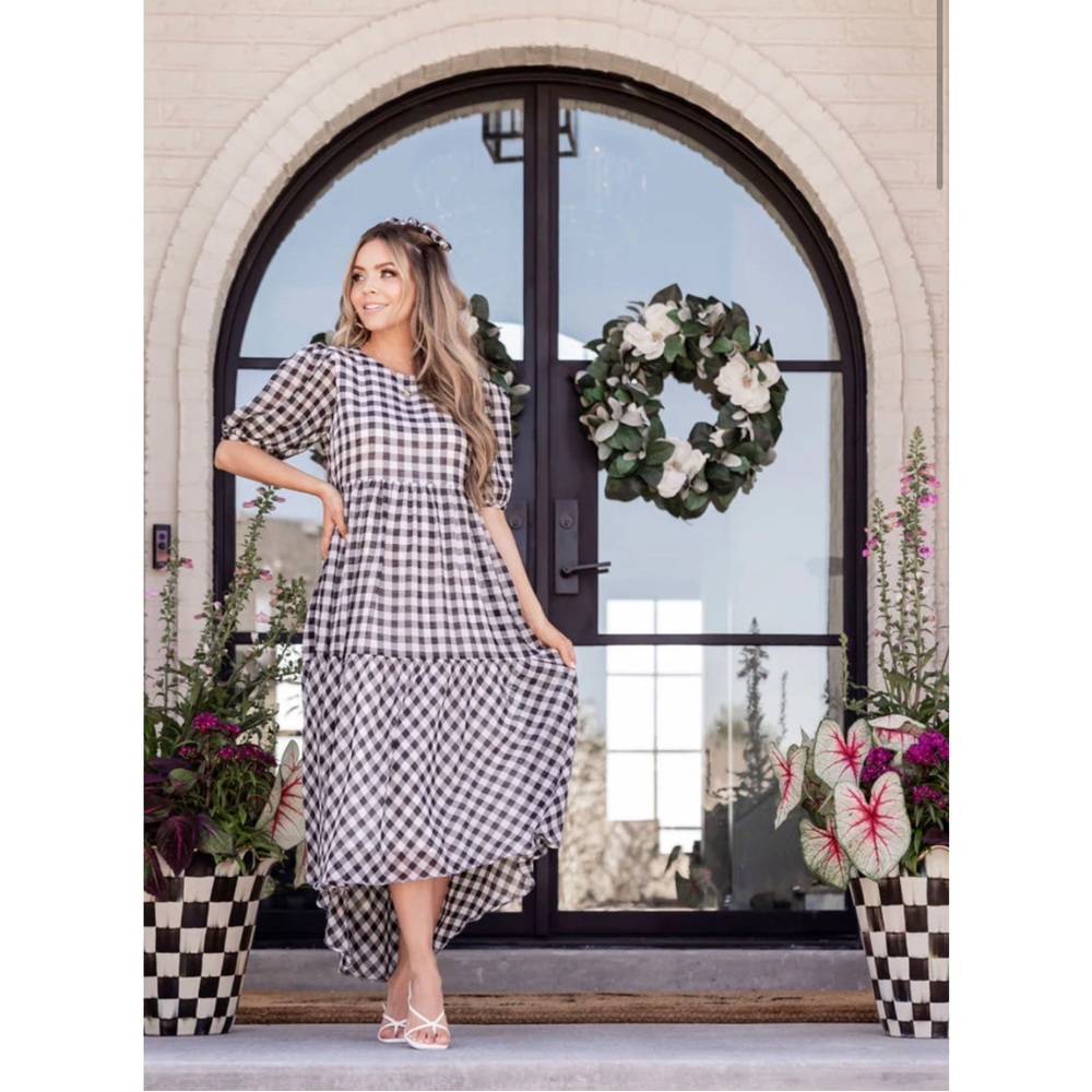 VICI Winifred Pocketed Puff Sleeve Gingham Midi Dress - Medium